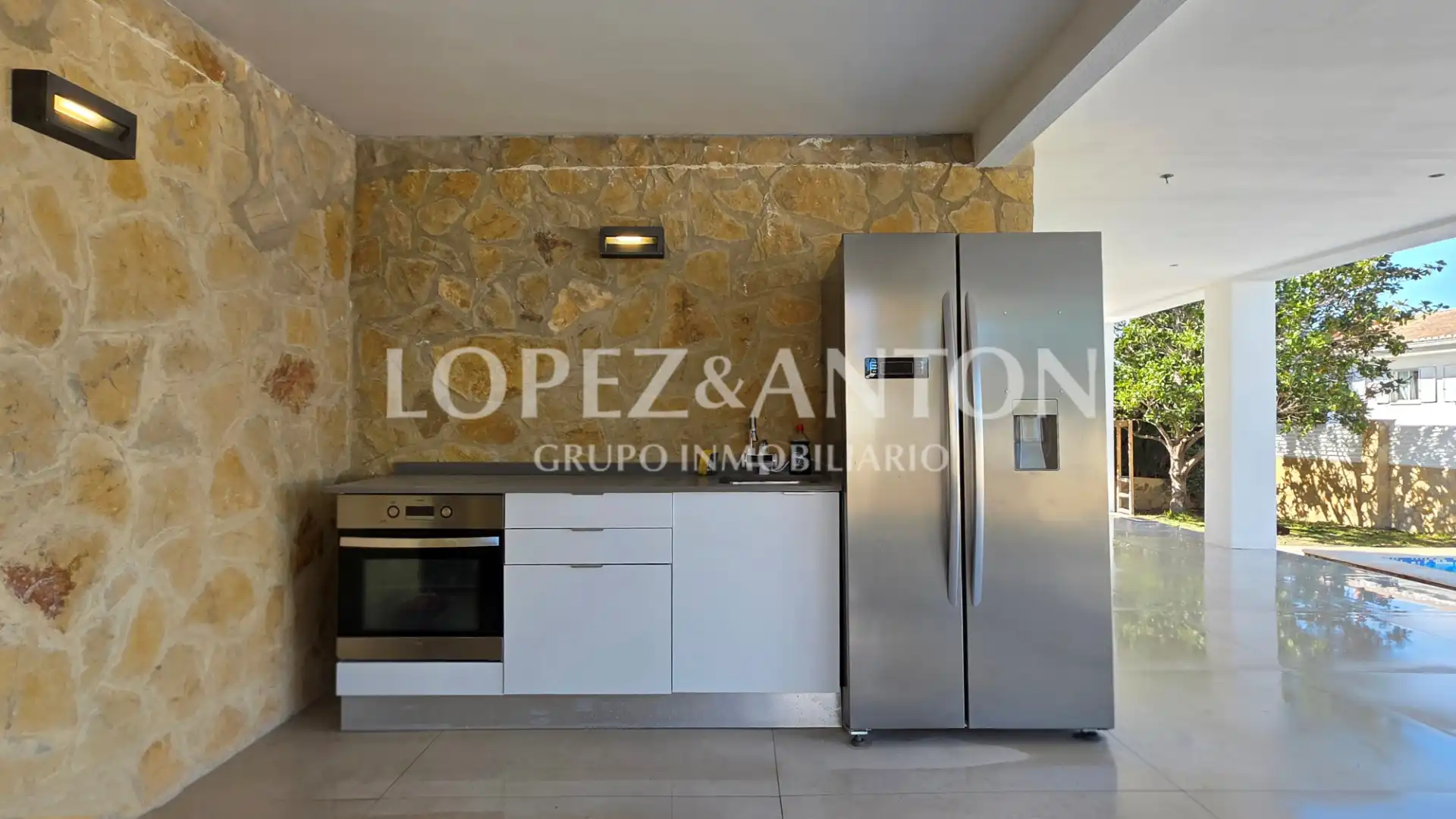 Kitchen of Houses for sale in L'Eliana  with Air Conditioner, Private garden and Parquet flooring