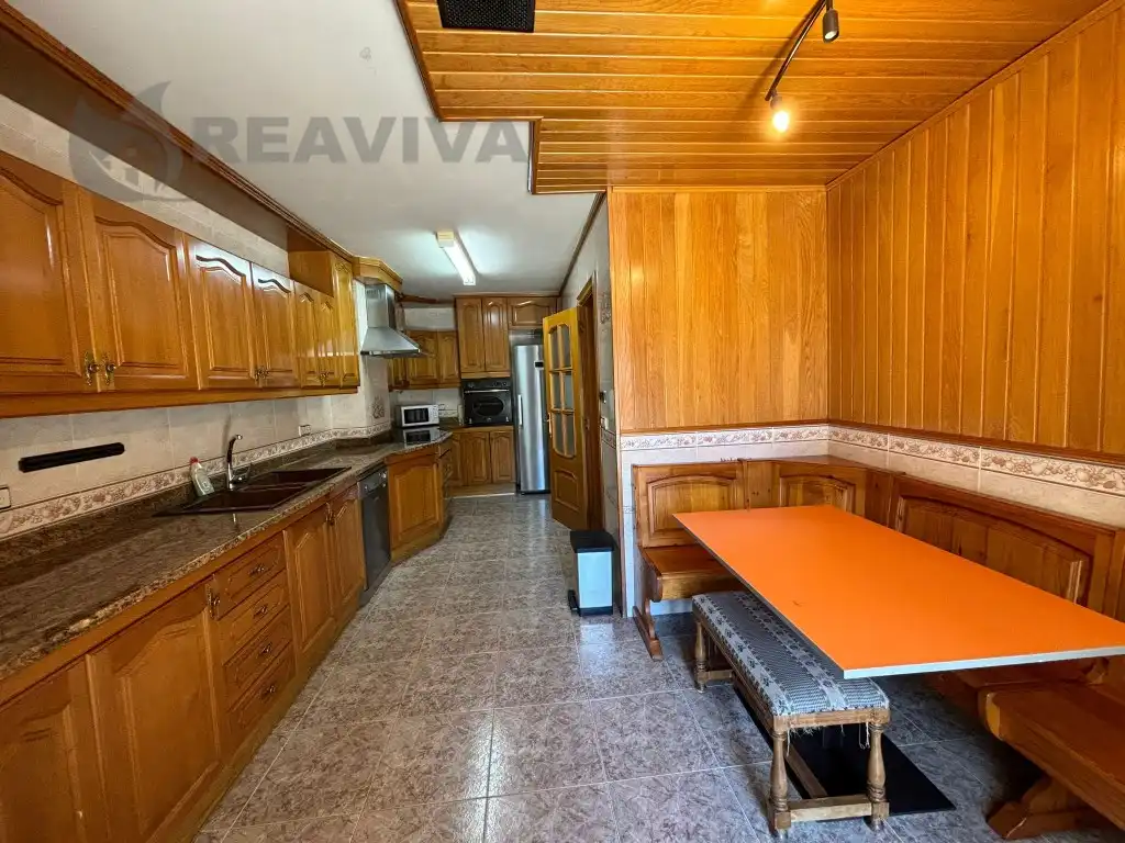 Cocina de Piso en venta en La Seu d'Urgell con Horno, Lavadora y Microondas