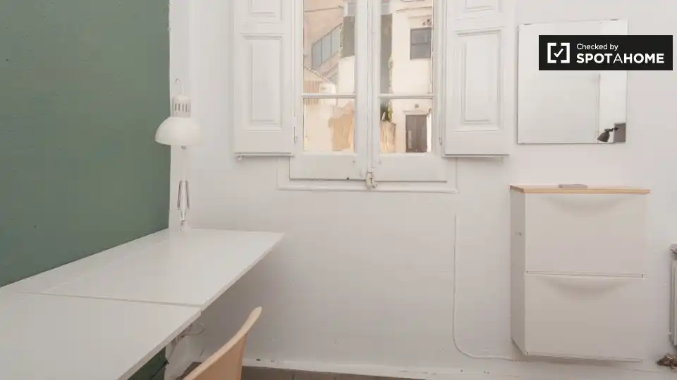 Flat for rent in Barcelona  with Air Conditioner, Heating and Furnished