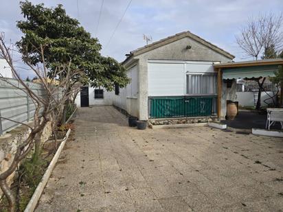 Vista exterior de Casa o xalet en venda en Loranca de Tajuña amb Calefacció, Jardí privat i Piscina