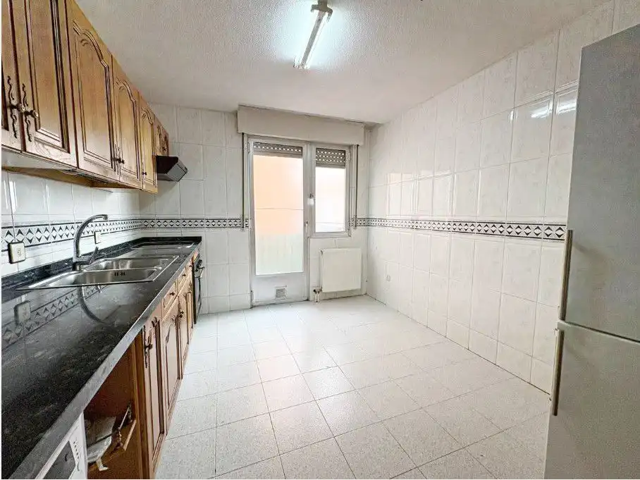 Cocina de Piso en venta en Salamanca con Calefacción, Parquet y Terraza