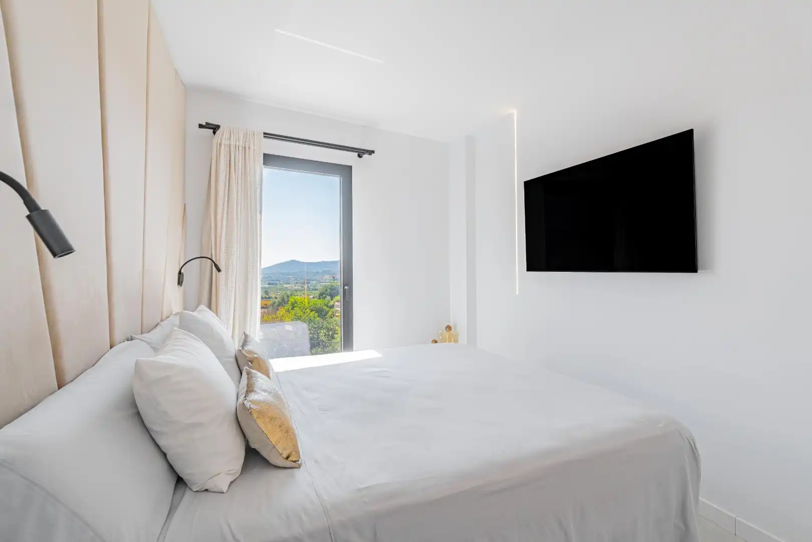 Bedroom of Detached homes for sale in Selva  with Air Conditioner, Furnished and Alarm