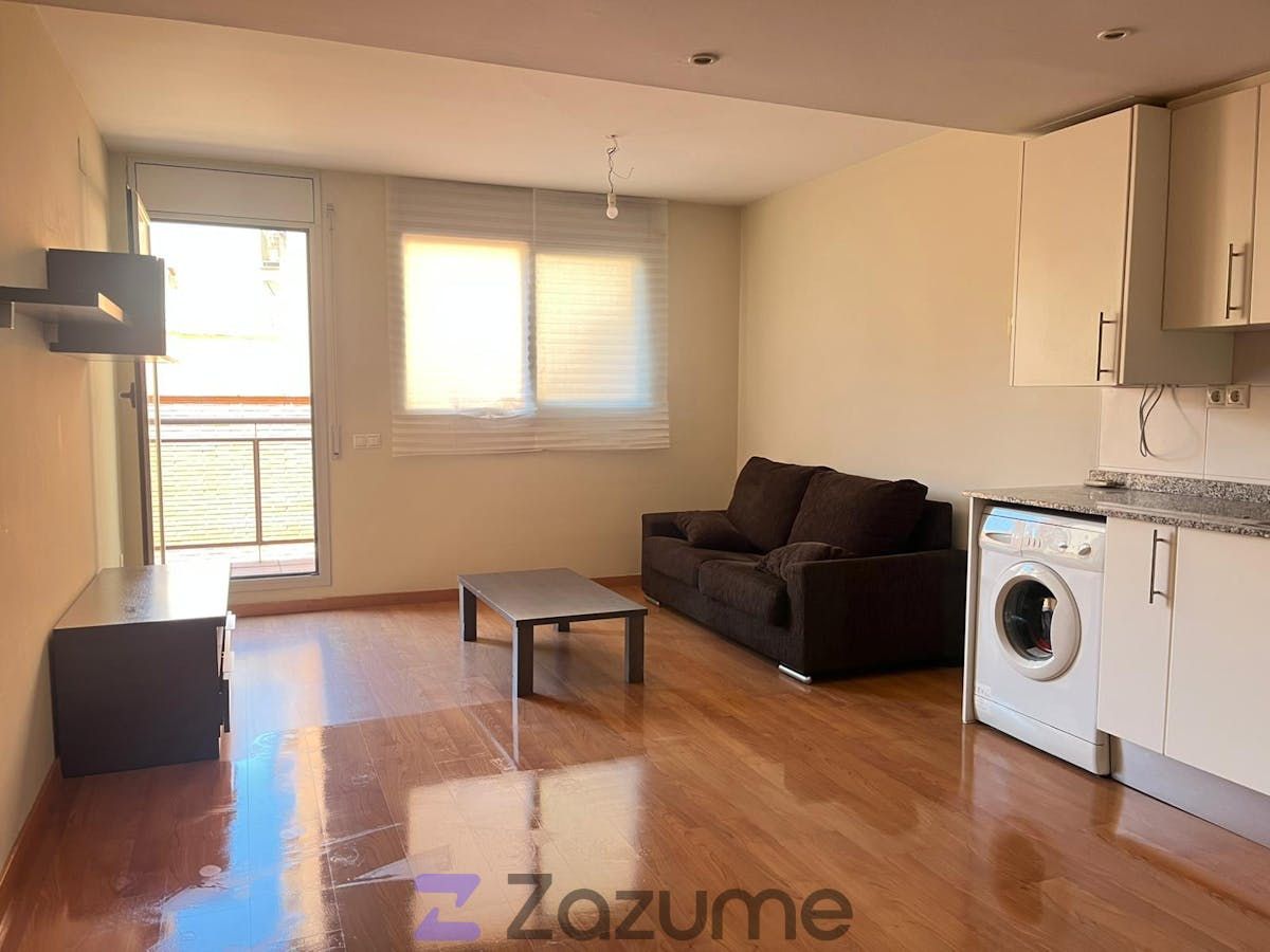 Pis de lloguer a Carrer Antoni de Capmany, El Palau - Escorxador