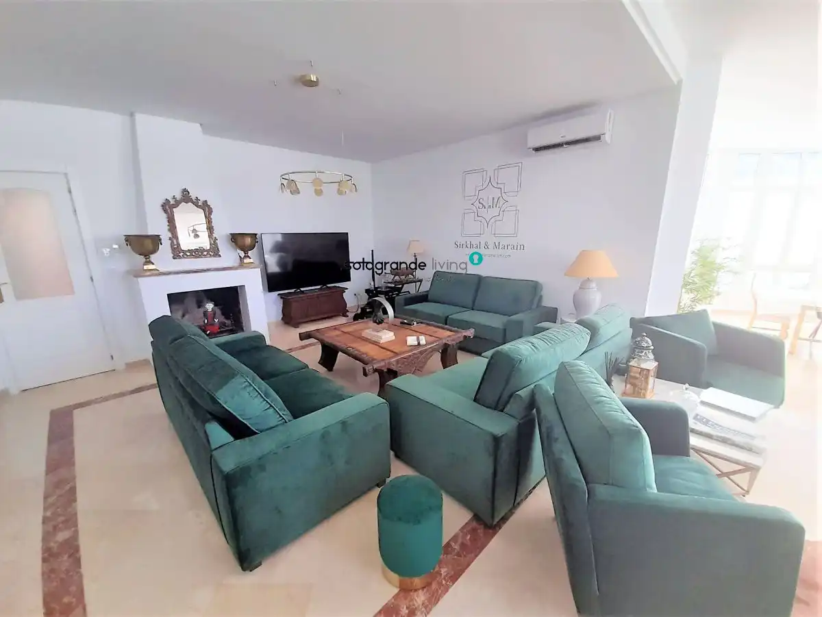 Living room of Houses for sale in La Línea de la Concepción  with Air Conditioner, Private garden and Terrace