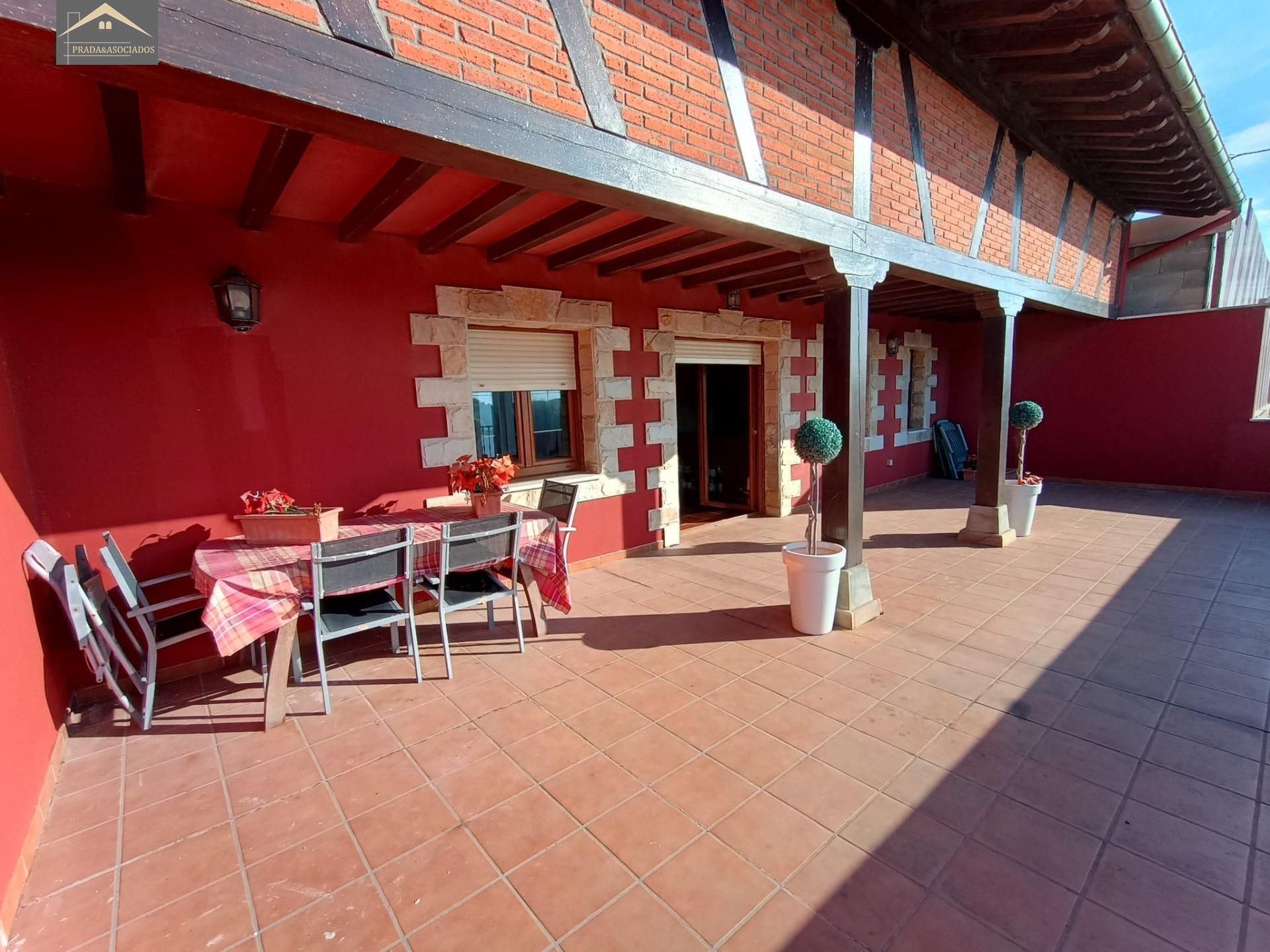 Terrassa de Casa adosada en venda en Miengo amb Calefacció, Jardí privat i Terrassa