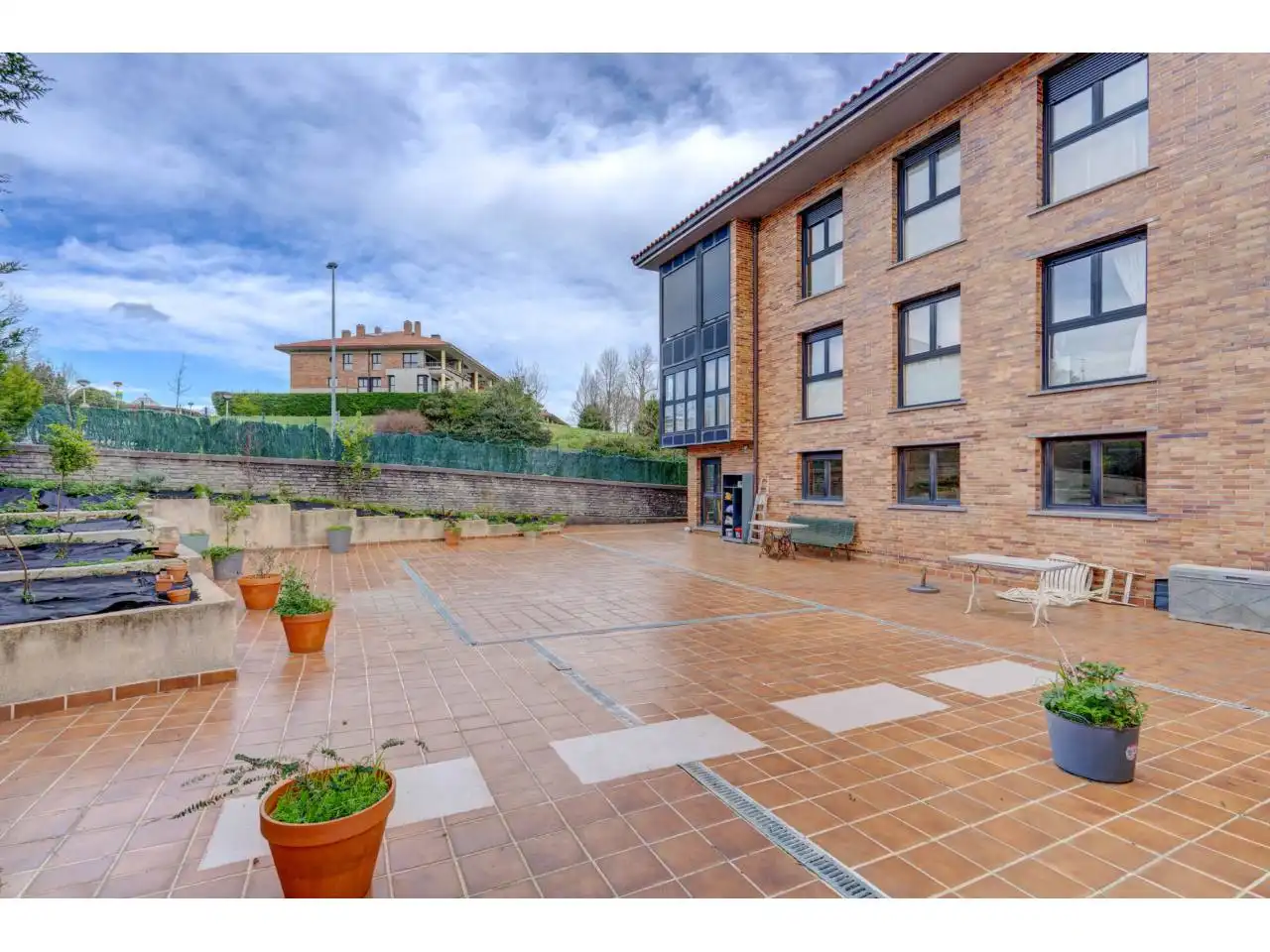 Exterior view of Flat for sale in Donostia - San Sebastián   with Heating, Private garden and Terrace