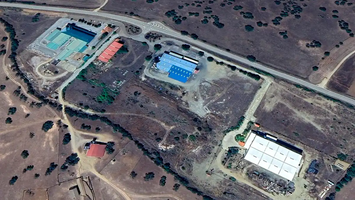 Industrial buildings for sale in Valverde de Burguillos