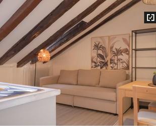 Living room of Flat to rent in  Madrid Capital  with Air Conditioner, Heating and Furnished