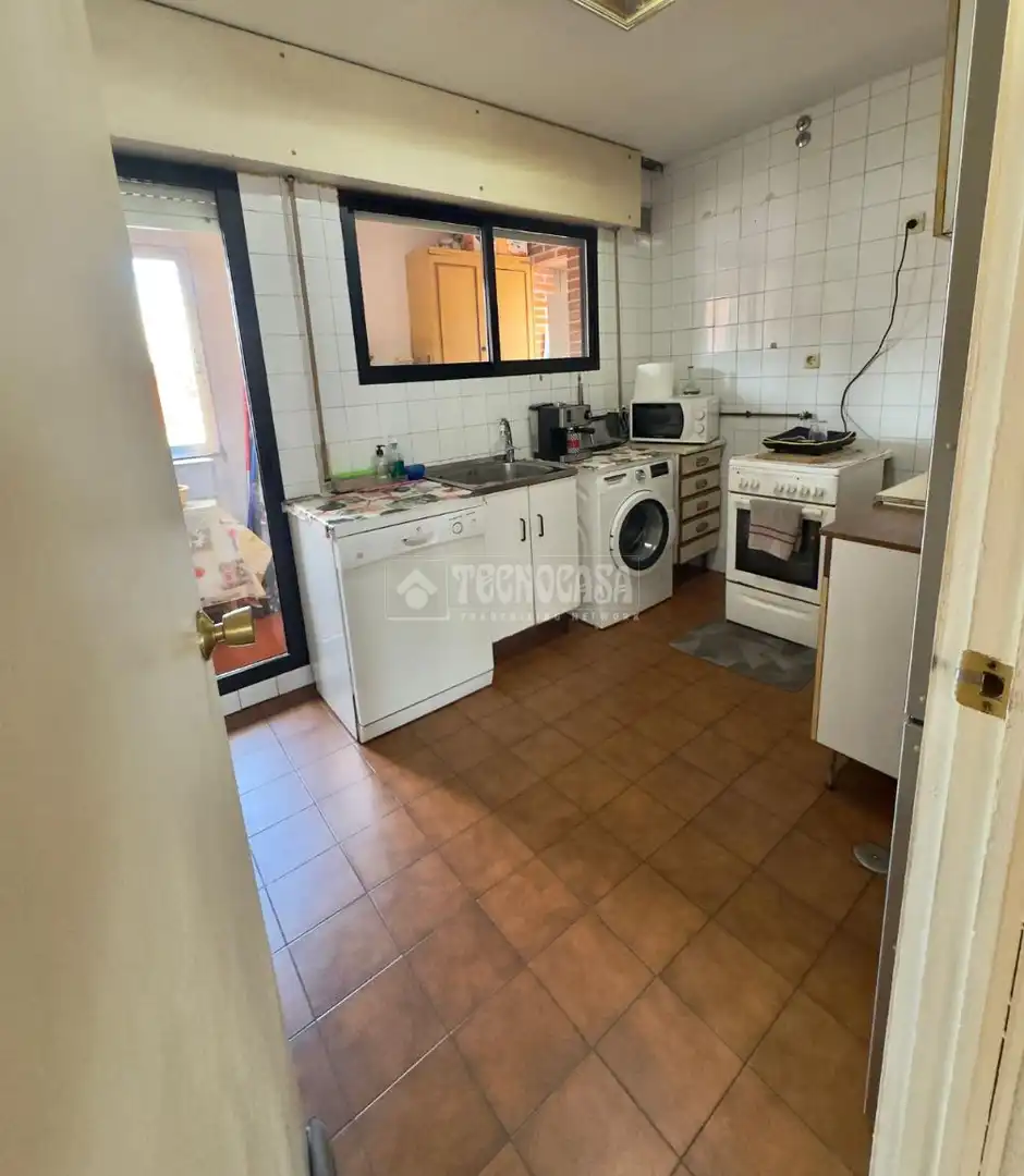 Kitchen of Flat for sale in Madrid
