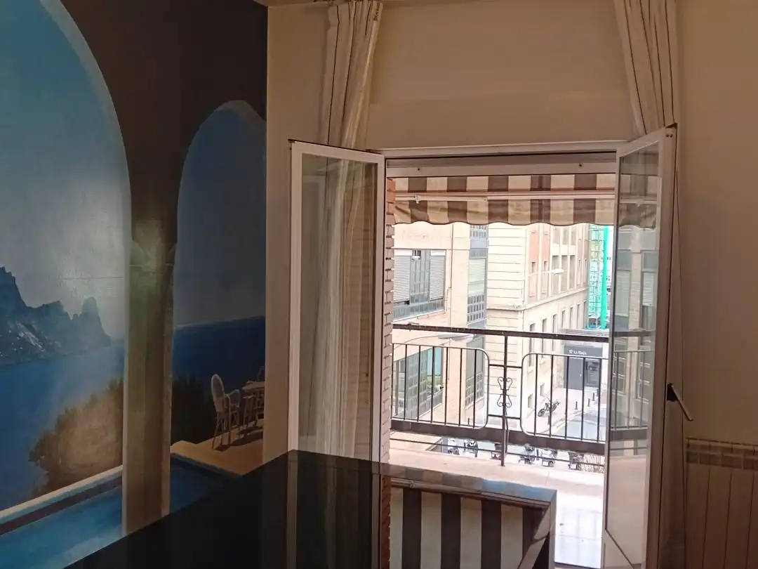 Flat for rent in Calle Miguel Villanueva, Gran Via