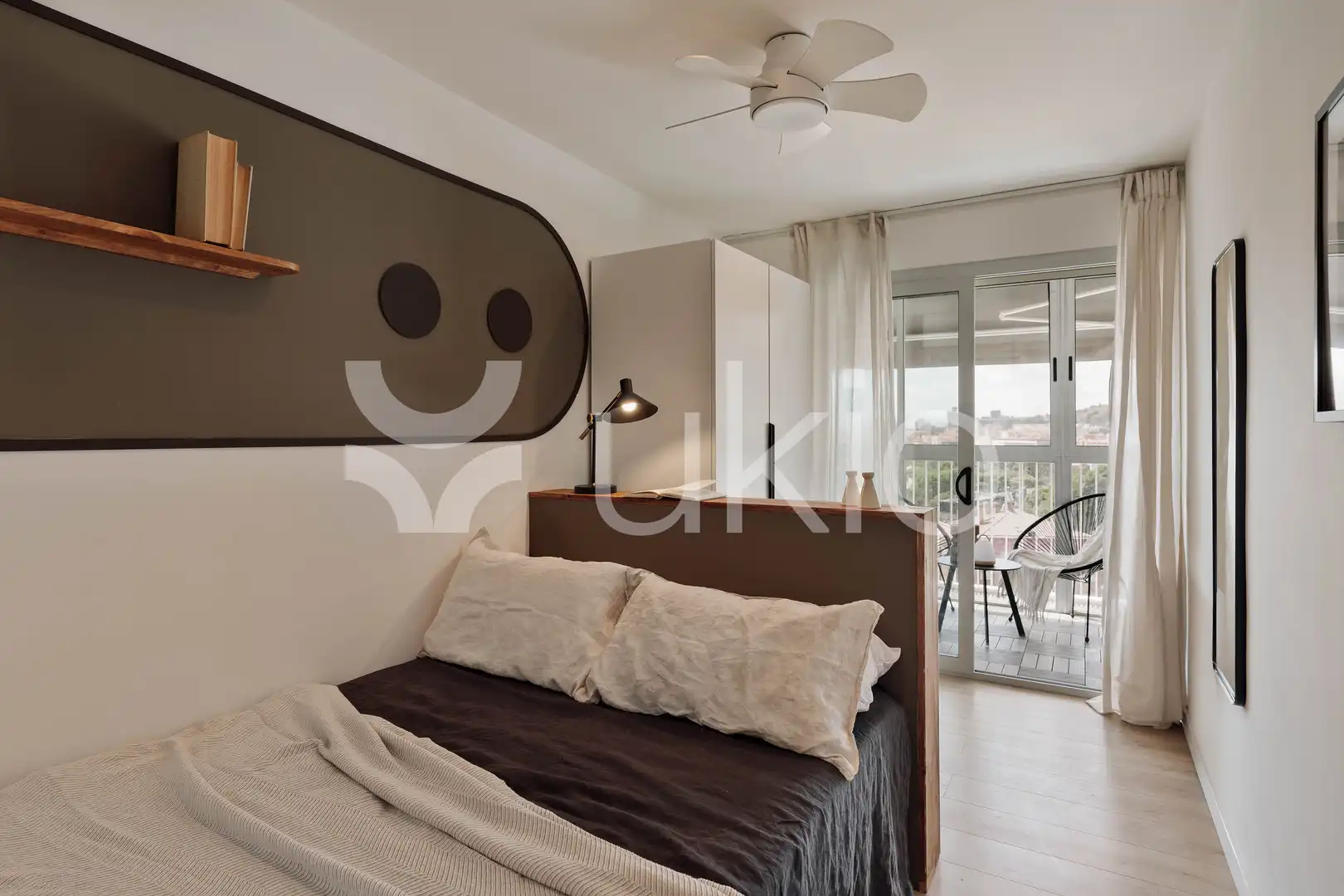 Dormitori de Apartament de lloguer en Barcelona amb Aire condicionat, Calefacció i Terrassa