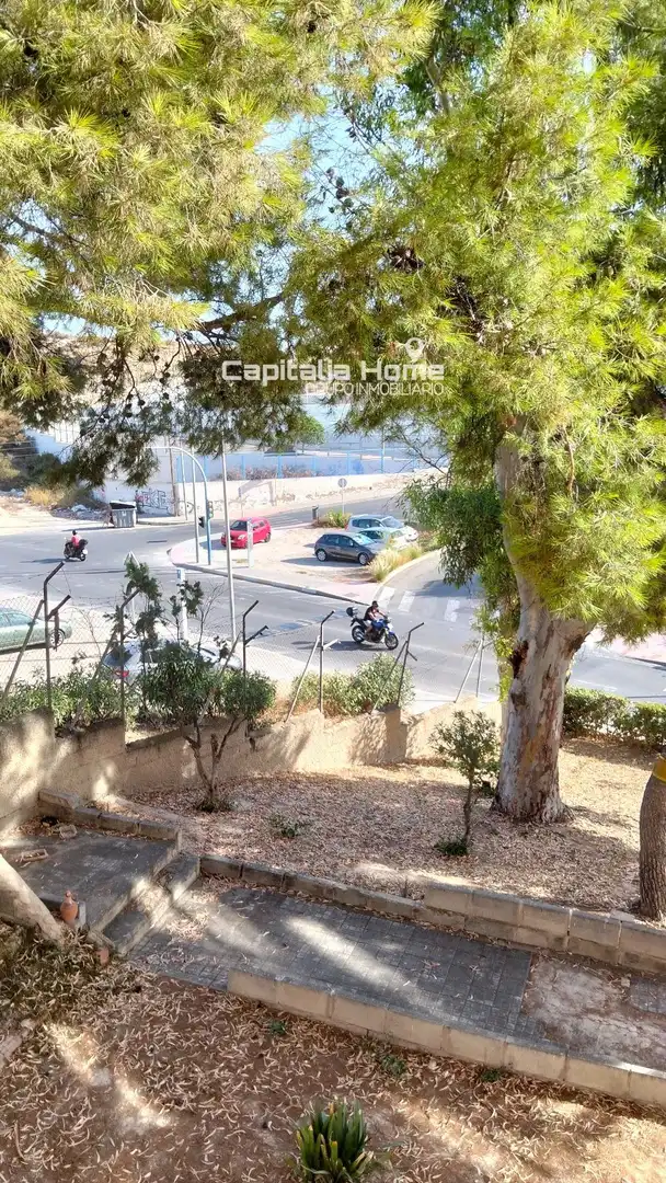 Vista exterior de Piso en venta en Alicante / Alacant con Aire acondicionado, Calefacción y Amueblado