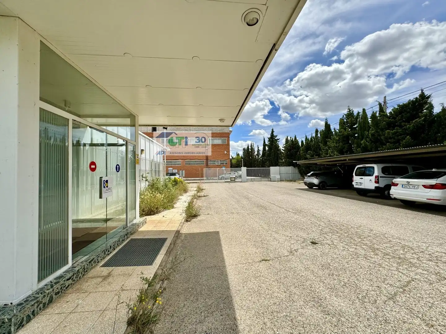 Vista exterior de Nau industrial en venda en Zaragoza