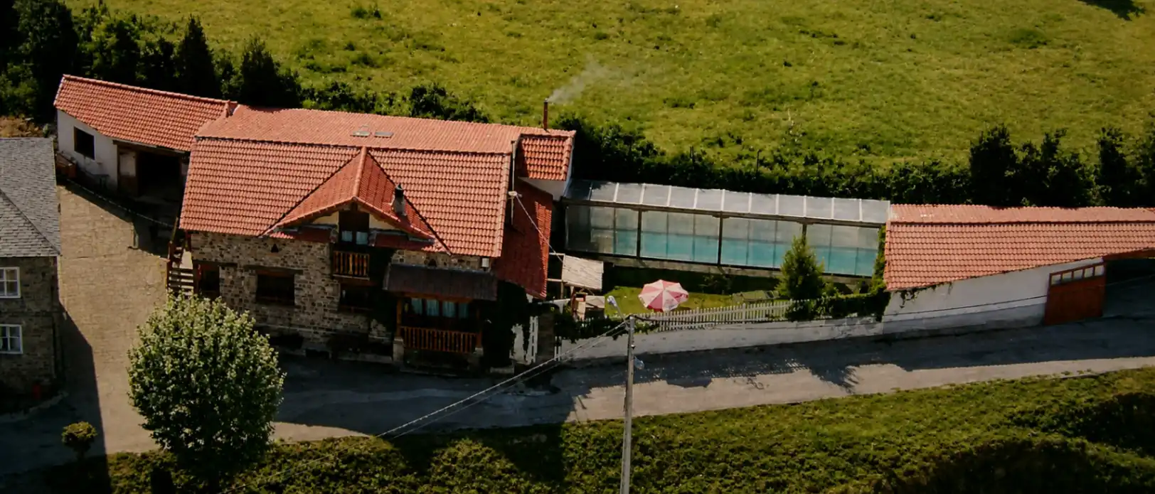 Vista exterior de Casa o chalet en venta en Hermandad de Campoo de Suso con Terraza, Piscina y Amueblado