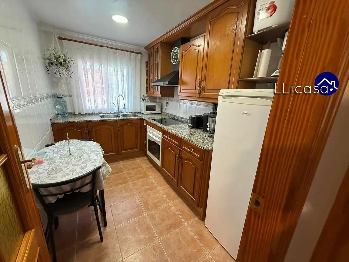 Cocina de Casa adosada en venta en La Pobla de Vallbona con Aire acondicionado, Jardín privado y Terraza