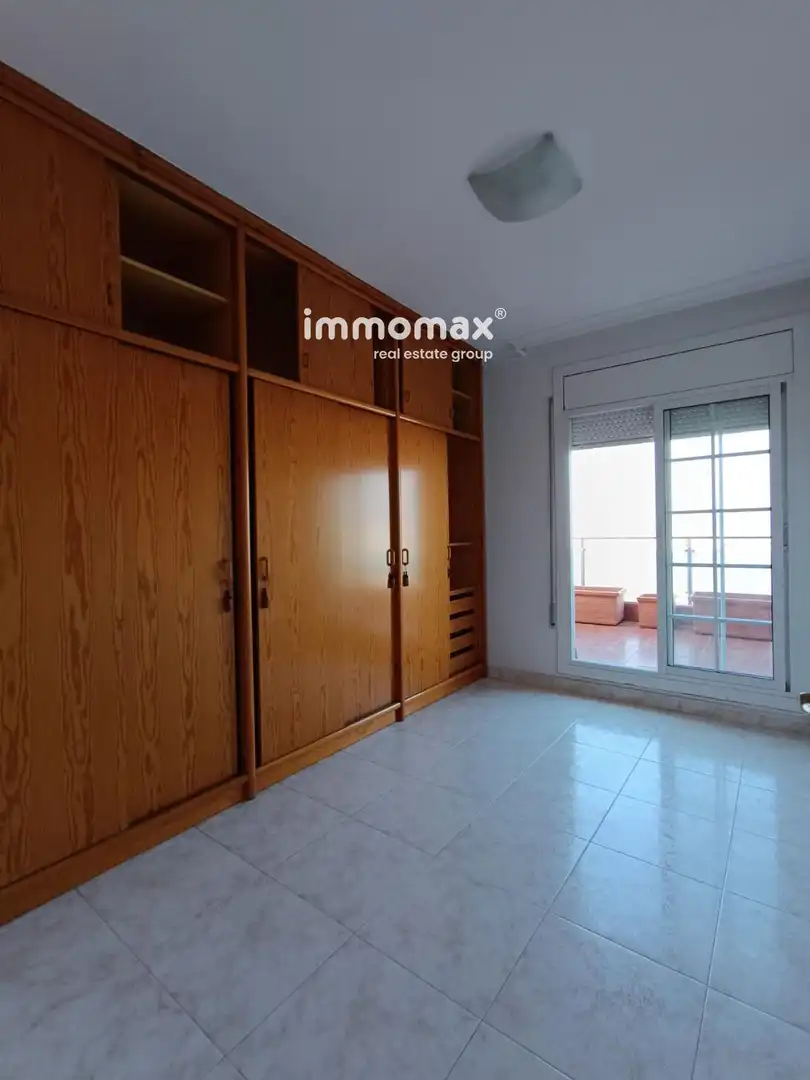 Vista exterior de Piso de alquiler en Esplugues de Llobregat con Calefacción y Terraza