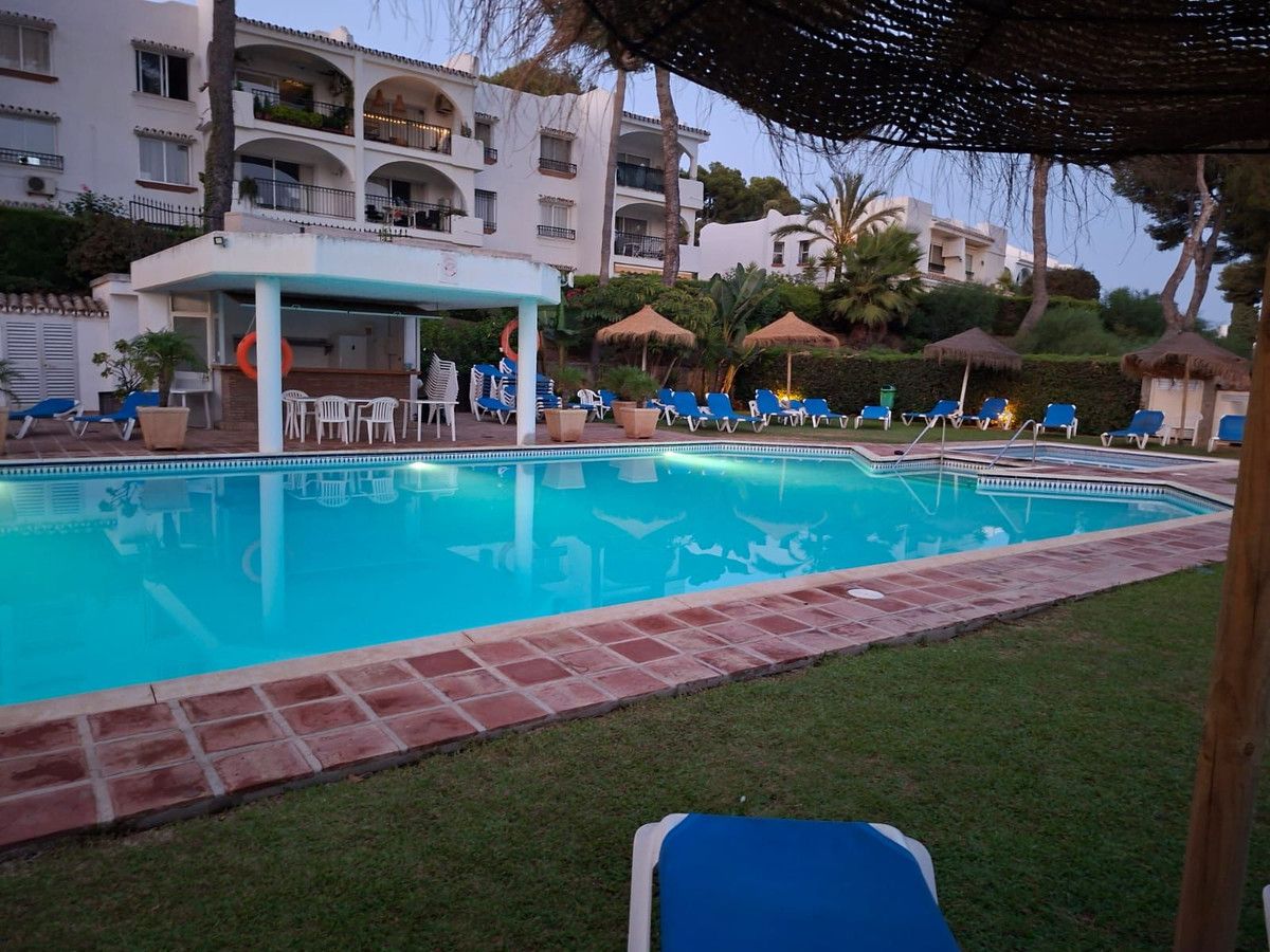 Piscina de Estudi en venda en Mijas amb Aire condicionat, Calefacció i Piscina