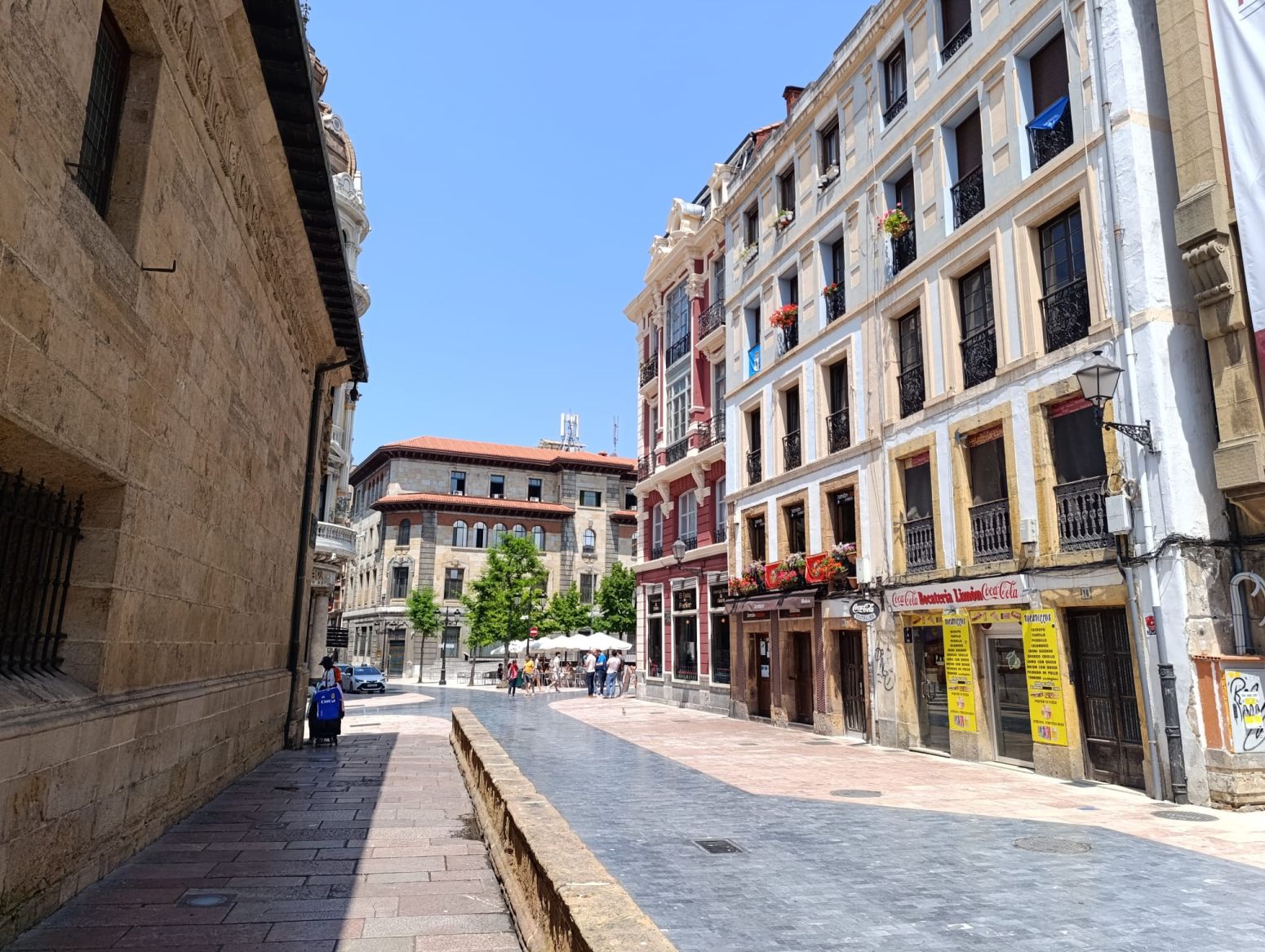 Vista exterior de Pis en venda en Oviedo 