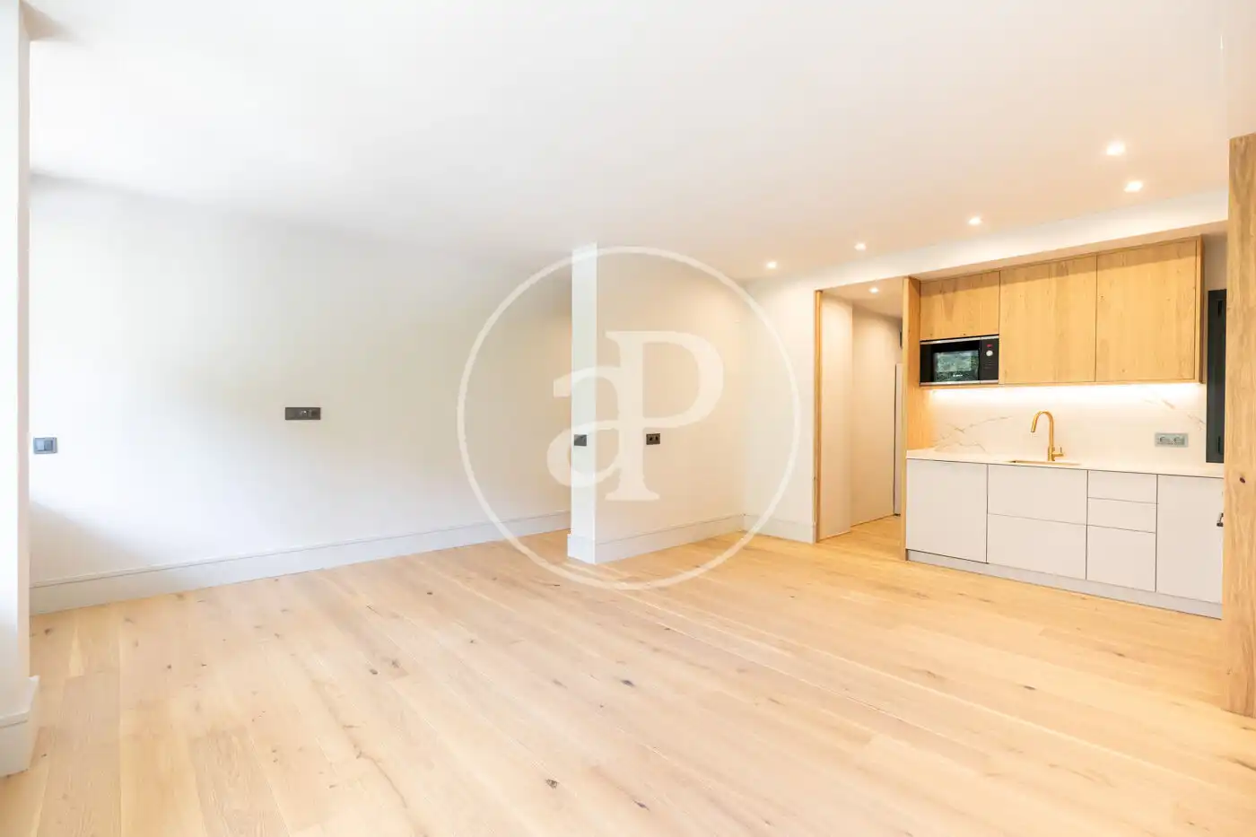 Sala de estar de Piso en venta en Barcelona con Aire acondicionado, Calefacción y Amueblado