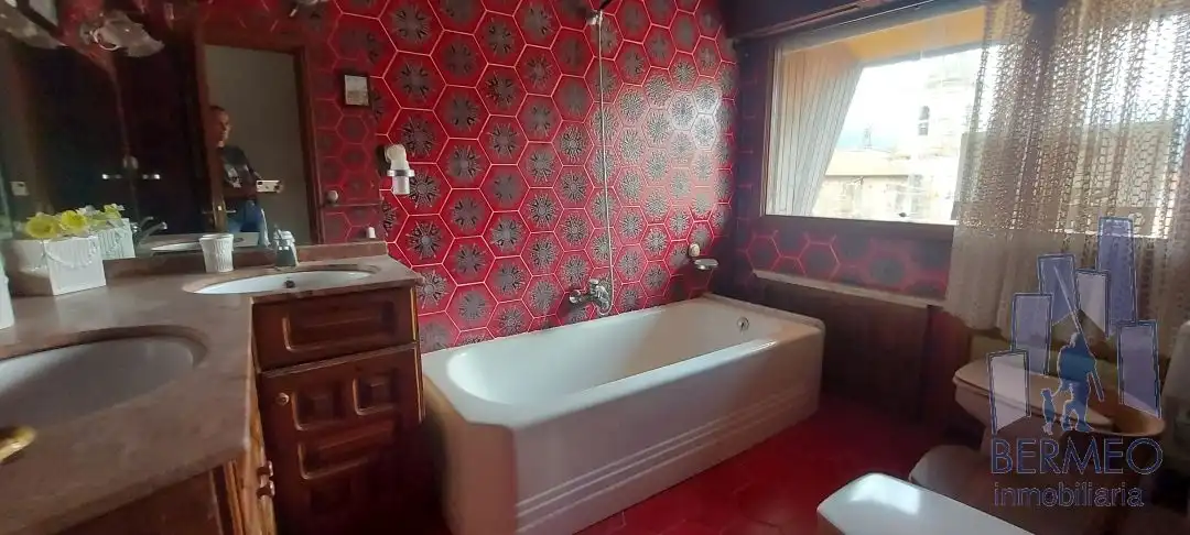 Bathroom of Flat for sale in Bermeo  with Heating and Balcony
