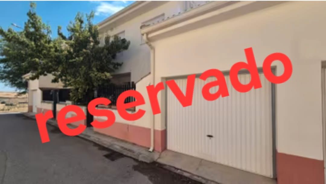 Vista exterior de Casa adosada en venta en Albares con Jardín privado