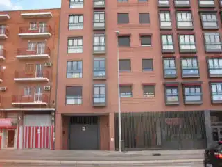 Parkplatz mit Aufzug zum Verkauf in Embajadores