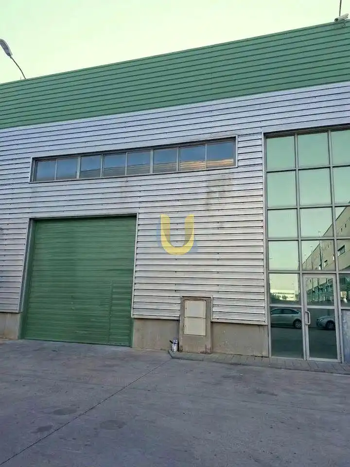 Industrial building to rent in Villaverde