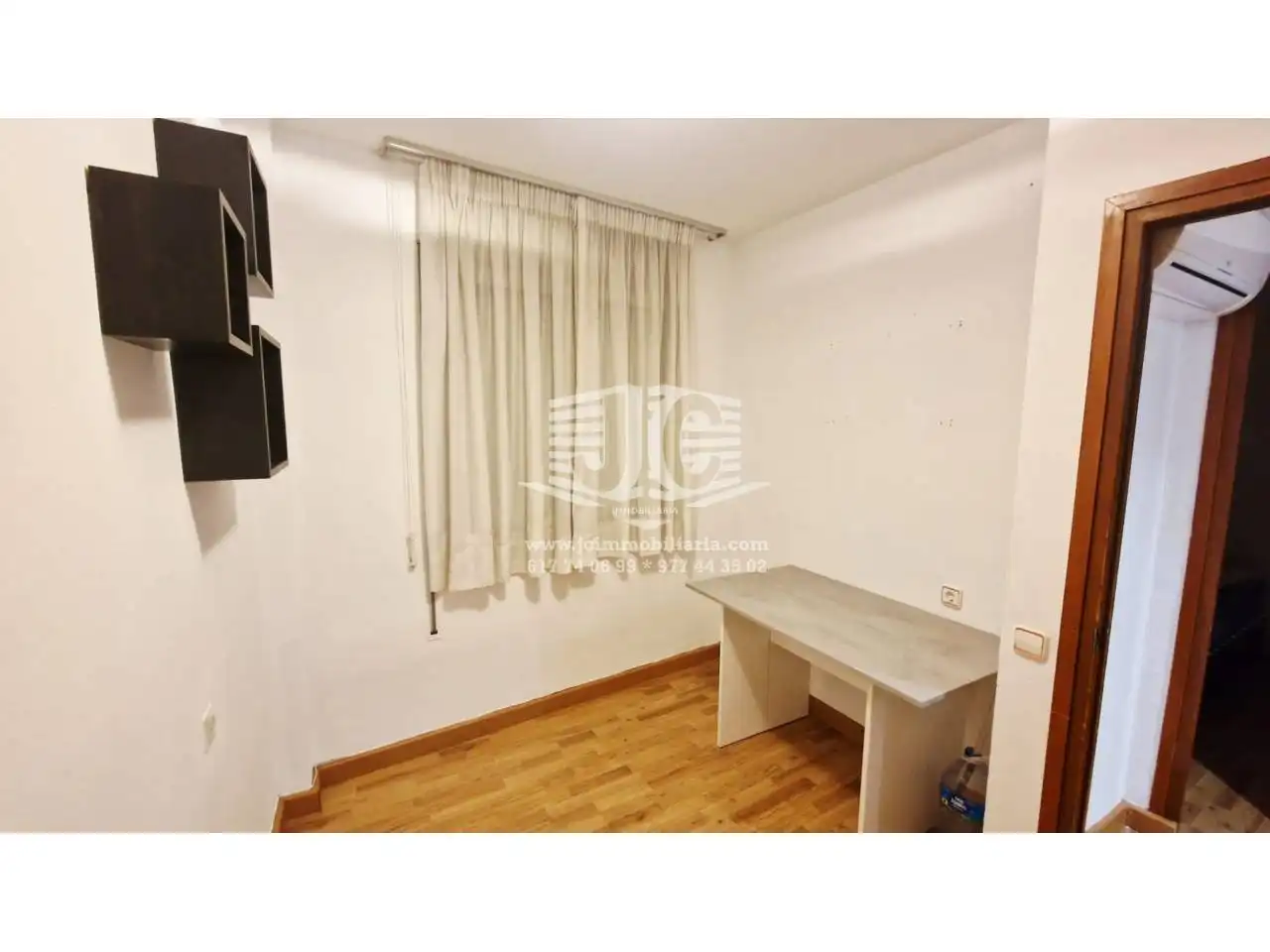 Habitación de Piso de alquiler en Tortosa con Aire acondicionado, Parquet y Terraza