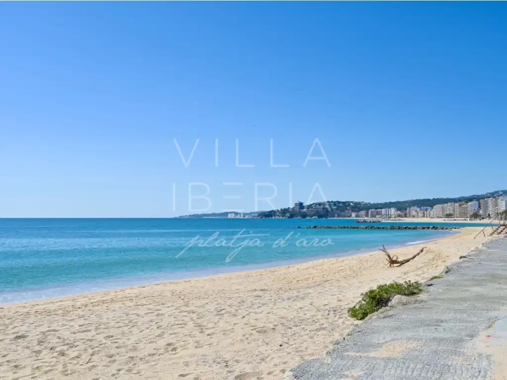 Vista exterior de Casa o xalet en venda en Calonge i Sant Antoni amb Jardí privat i Terrassa