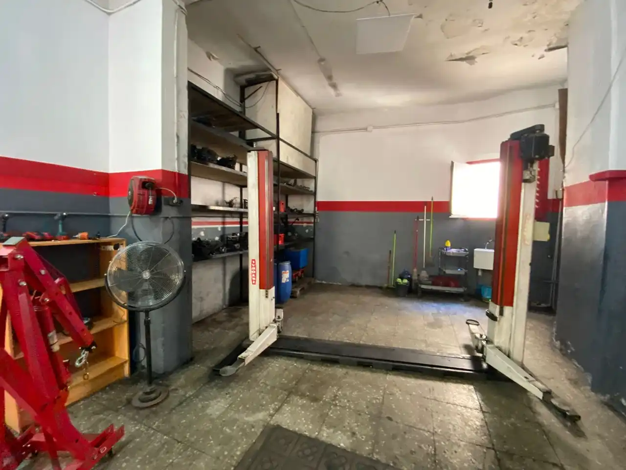 Parking of Commercial properties for sale in Esplugues de Llobregat  with Furnished
