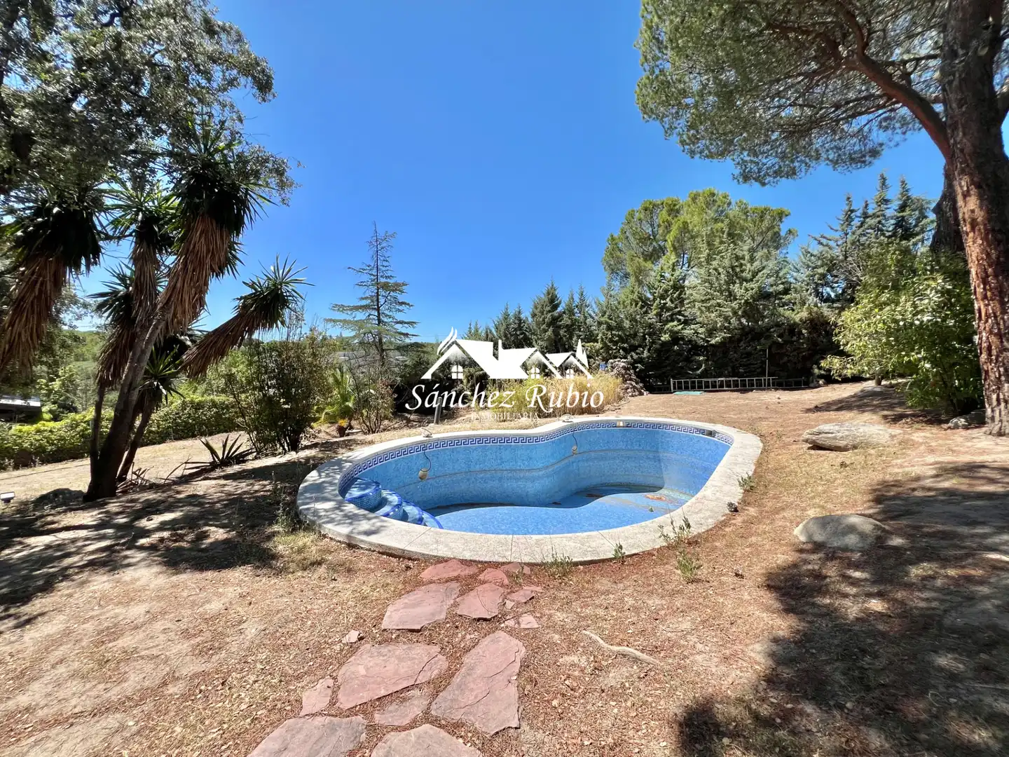Swimming pool of Houses for sale in Torrelodones  with Heating, Private garden and Parquet flooring