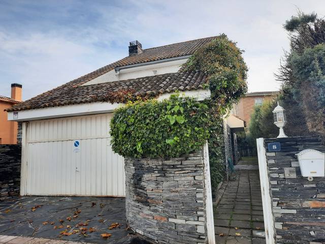 Casa adosada en Venta en Calle de la Viña, 8 en Velilla de San Antonio