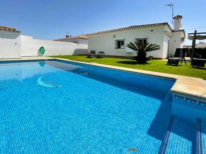 Swimming pool of House or chalet for sale in Chiclana de la Frontera  with Air Conditioner, Private garden and Storage room