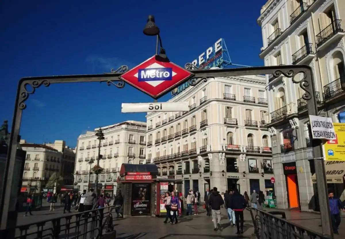 Apartamento de alquiler en Cortes - Huertas