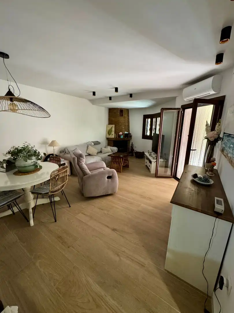 Living room of Ground floor for sale in Sueca  with Air Conditioner, Heating and Parquet flooring