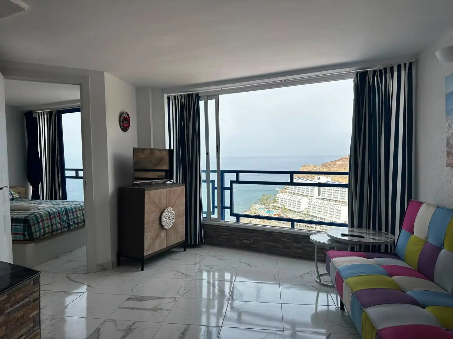 Sala de estar de Apartamento de alquiler en Mogán con Amueblado, Balcón y Piscina comunitaria