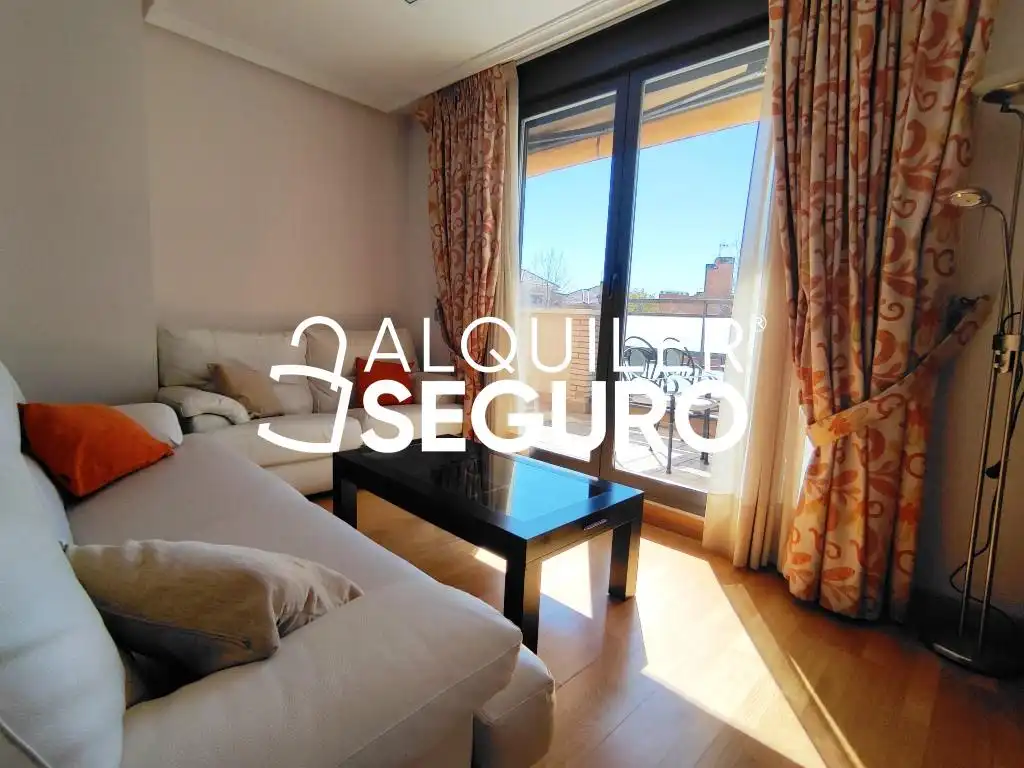 Vista exterior de Piso de alquiler en Paracuellos de Jarama con Aire acondicionado, Calefacción y Terraza