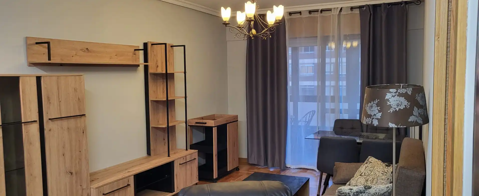 Sala de estar de Apartamento de alquiler en Vigo  con Calefacción, Parquet y Amueblado
