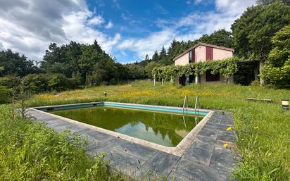 Piscina de Casa o xalet en venda en Santiago de Compostela  amb Calefacció, Jardí privat i Terrassa