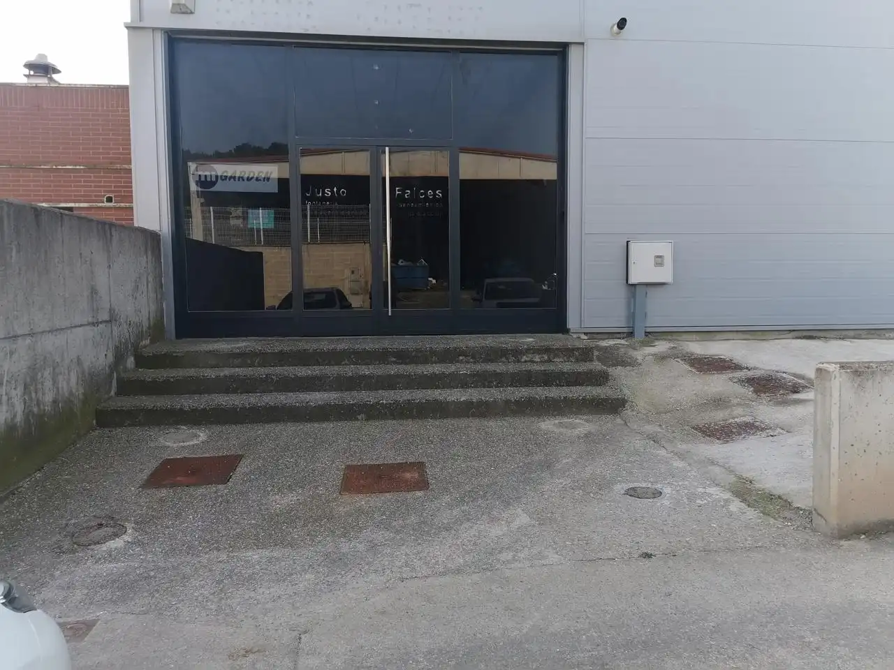 Fabrikhallen zum Verkauf in Valtierra