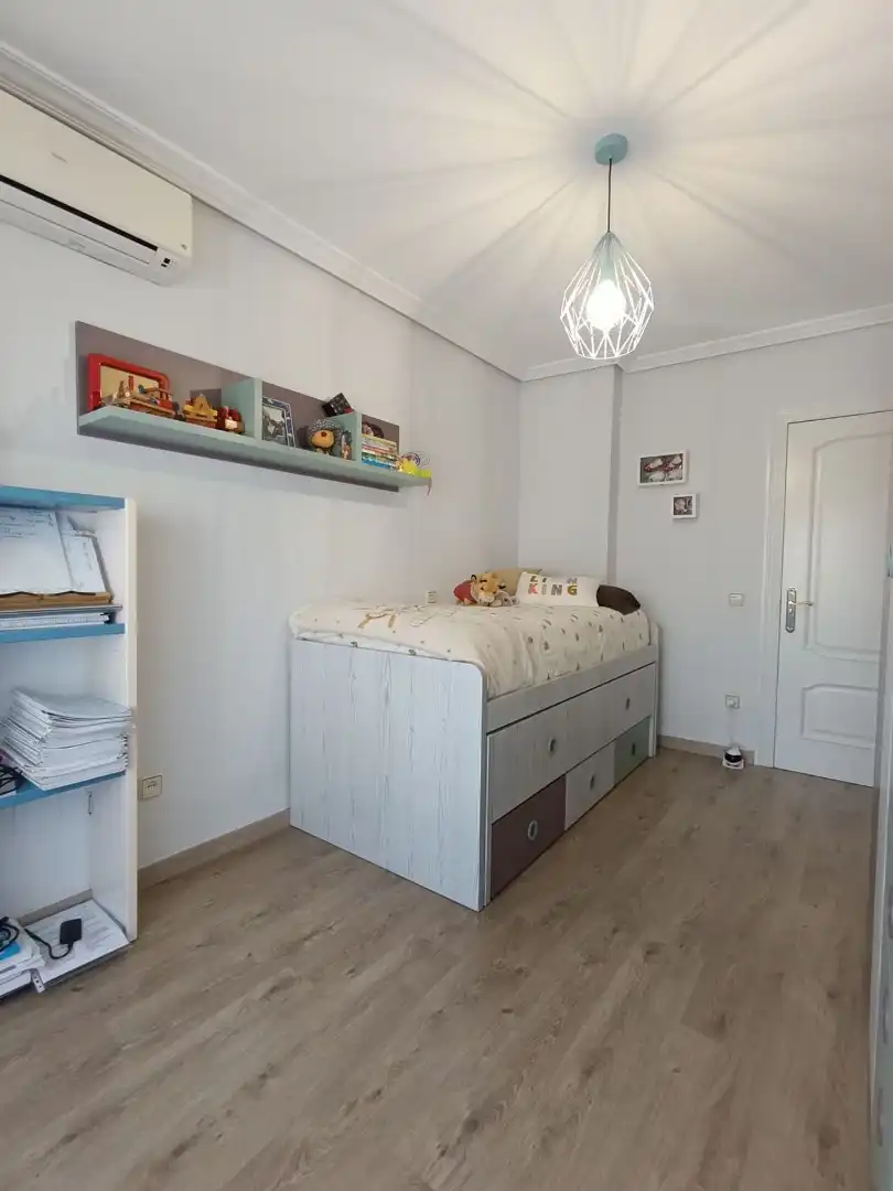 Habitación de Casa o chalet en venta en Ciudad Real con Aire acondicionado, Calefacción y Parquet