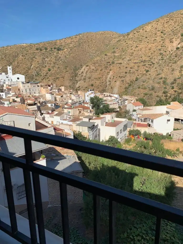 Vista exterior de Casa o xalet en venda en Sierro amb Terrassa i Traster