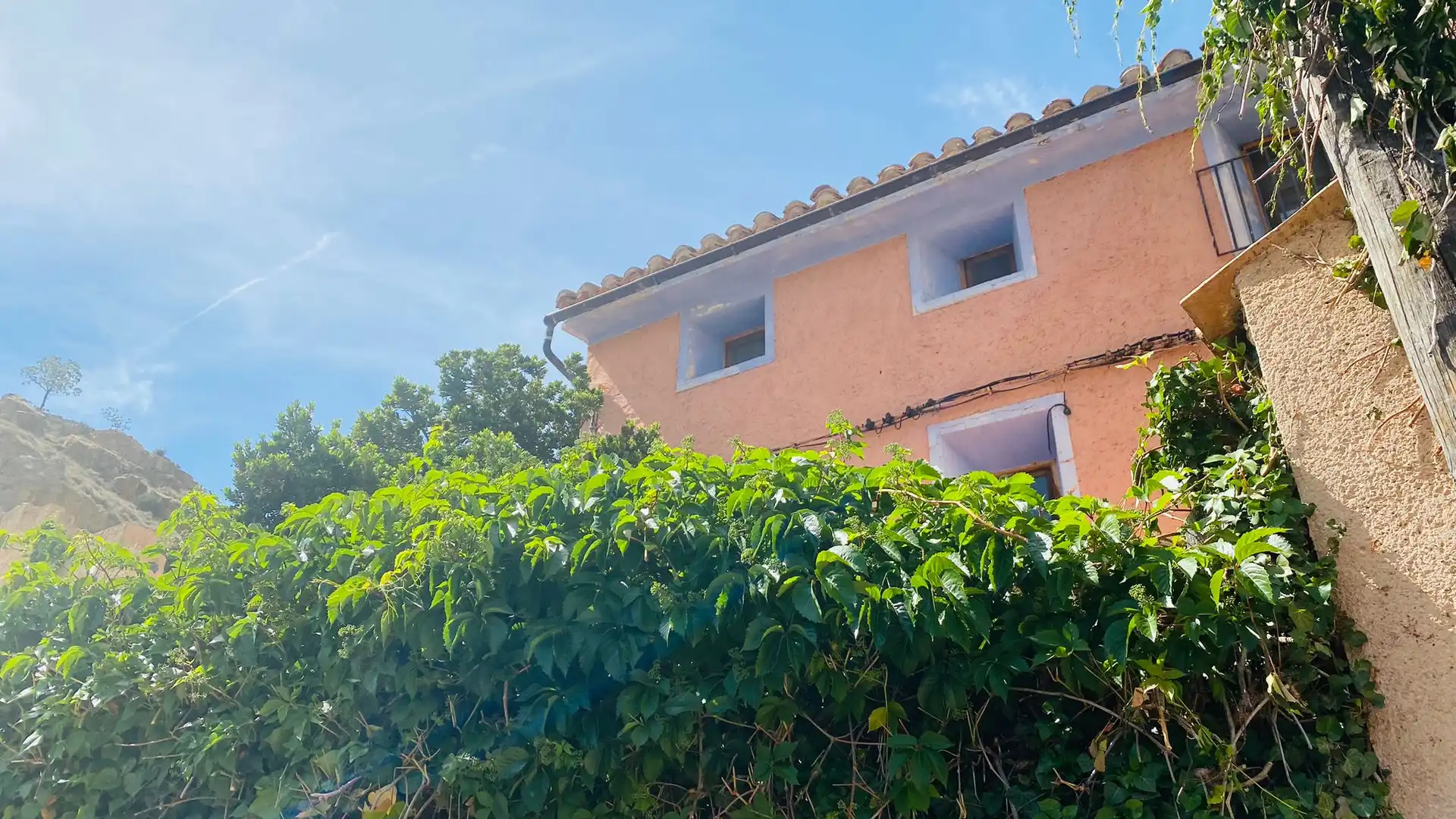 Vista exterior de Casa o xalet en venda en Villarluengo amb Calefacció, Jardí privat i Terrassa