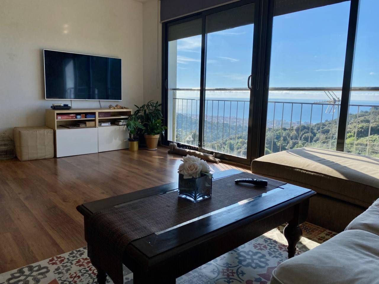 Sala d'estar de Casa o xalet de lloguer en Malgrat de Mar amb Calefacció, Jardí privat i Parquet