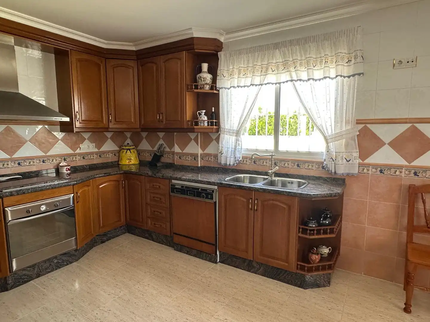 Cocina de Casa o chalet en venta en Mutxamel con Aire acondicionado, Calefacción y Jardín privado