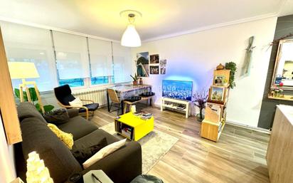 Living room of Flat for sale in  Madrid Capital  with Heating