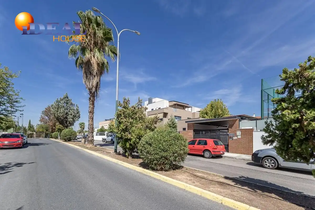 Vista exterior de Piso en venta en Loma Verde