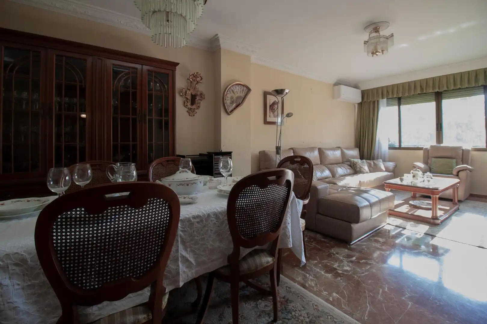 Dining room of Flat for sale in Sevilla  with Air Conditioner, Heating and Community pool