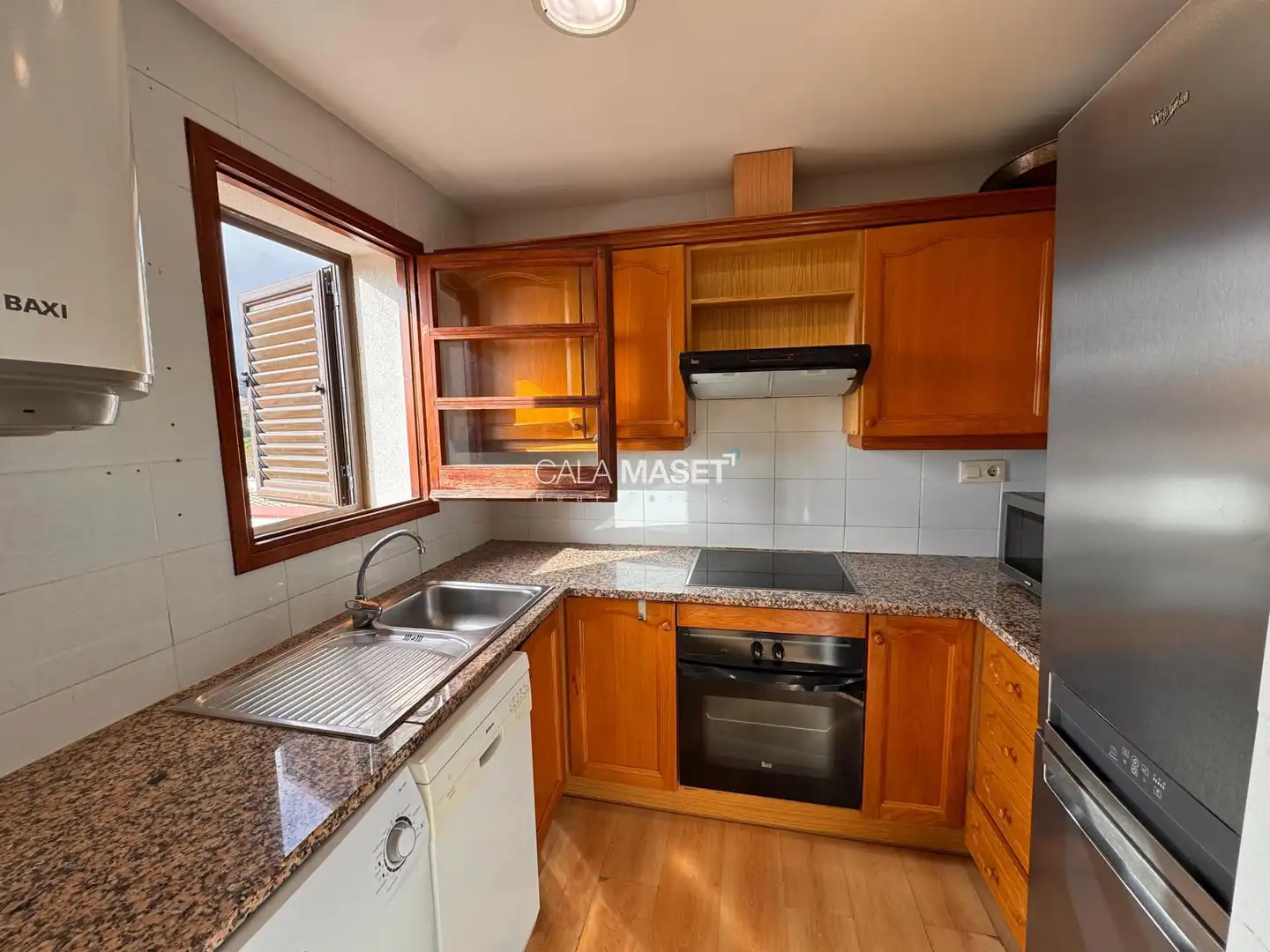 Kitchen of Apartments for rent in Castell d'Aro, Platja d'Aro i s'Agaró  with Swimming Pool, Oven and Microwave