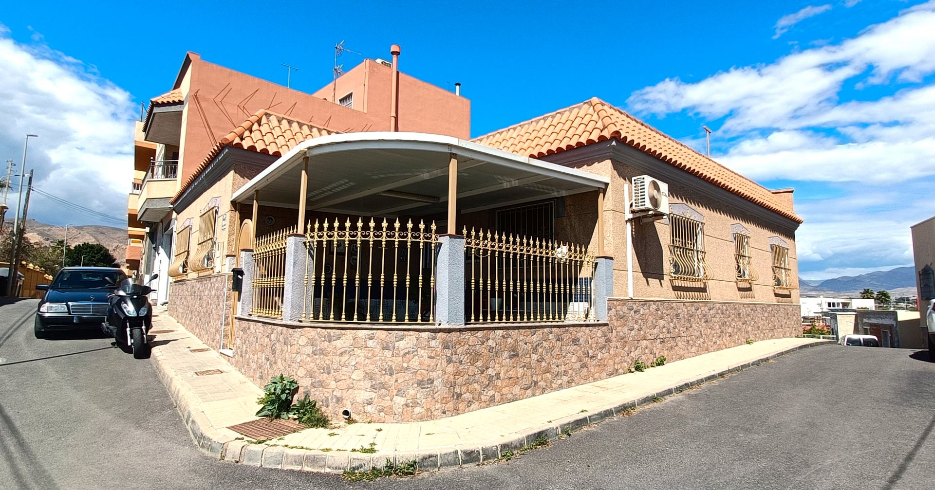 Vista exterior de Casa o chalet en venta en Huércal de Almería con Aire acondicionado, Calefacción y Jardín privado
